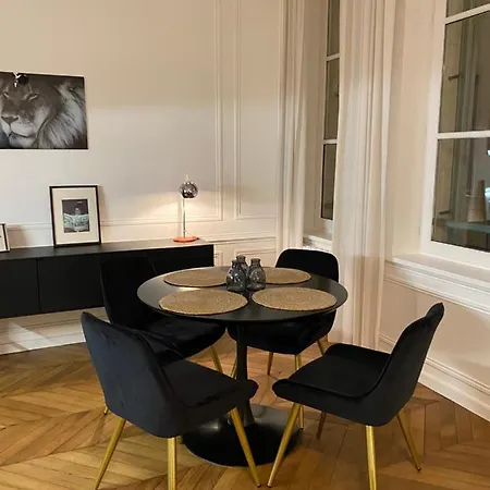 La Cour Apartment *